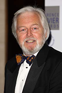 How tall is Ian Lavender?